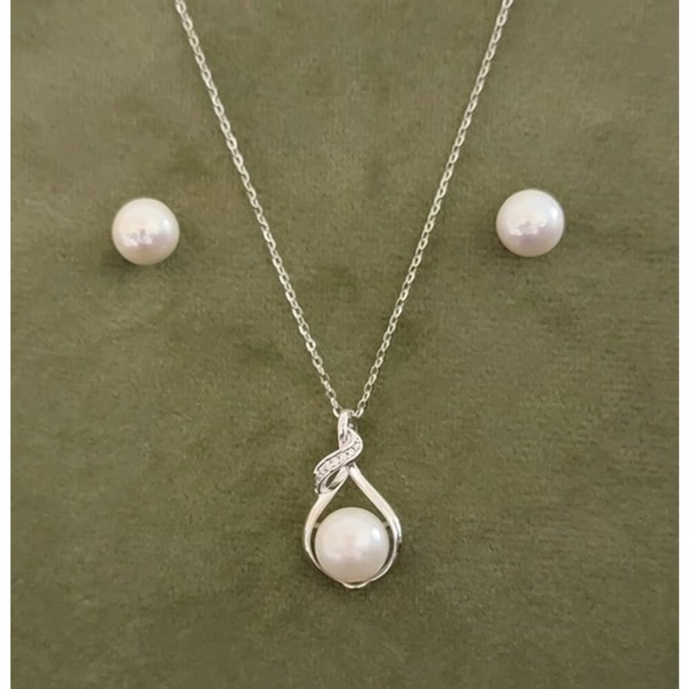 925 Sterling Silver Freshwater Pearl Necklace & Stud Set NWT